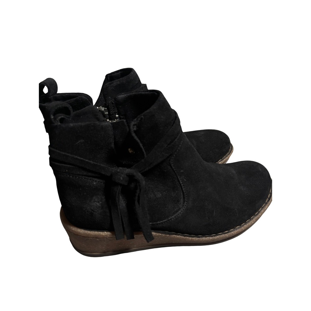 Born Womens 8.5 Black Suede Fringe Ankle Boots Side Zip Wedge Booties whimsigoth